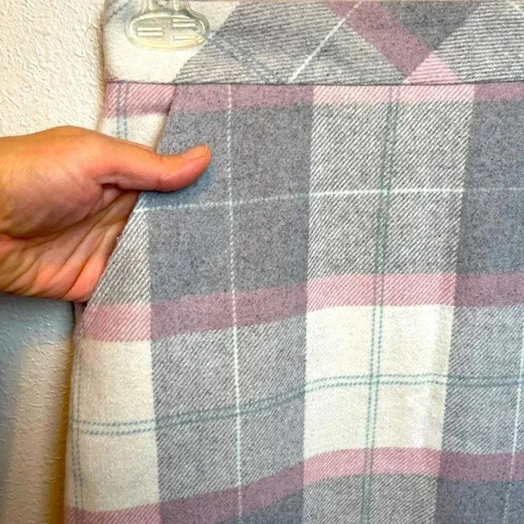 Vintage Y2K Joe Boxer wool/poly blend plaid mini skirt. Grey, pink and white. - Picture 3 of 10